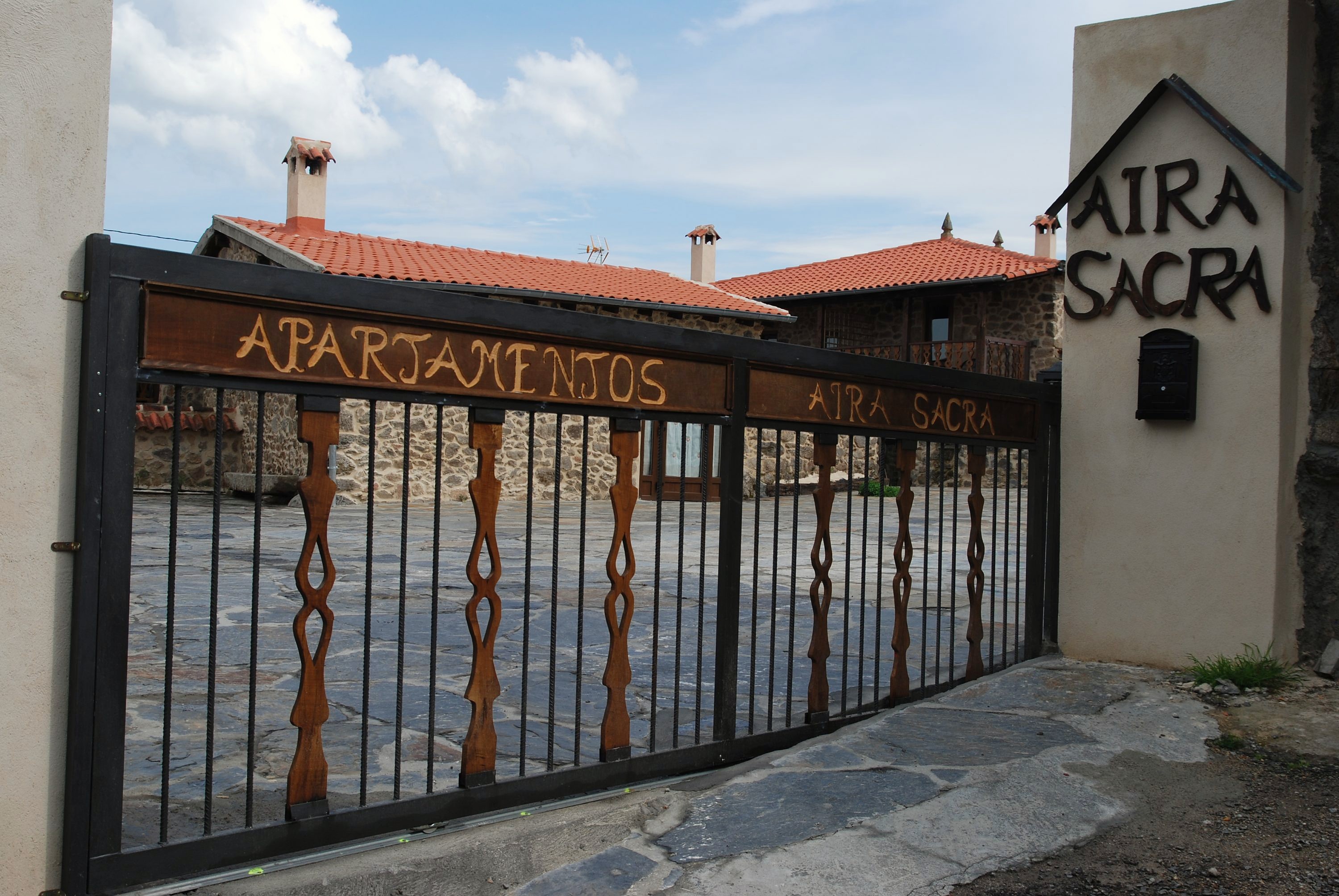Entrada Aira Sacra